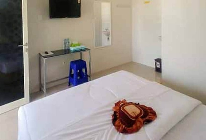 Номер Deluxe, Griya Mulya Near Alun Alun Batu Mitra Reddoorz