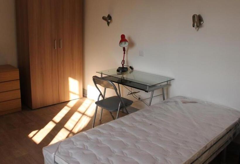 اتاق استاندارد یک نفره, Be Coimbra Hostels