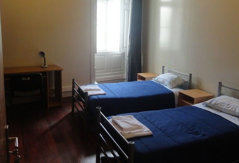 اتاق استاندارد با سرویس بهداشتی مشترک, Be Coimbra Hostels