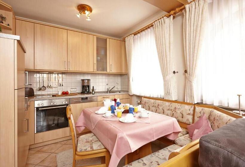 Дом 2 Спальни, Gästehaus Marianne
