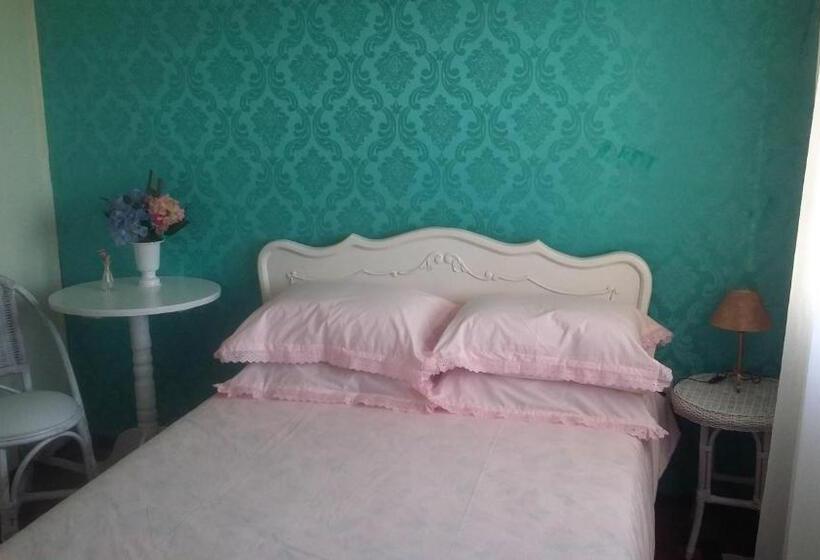 سوییت, Pousada Casa Amarela