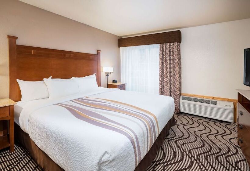 Люкс Вид на Реку, Best Western Plus Riverfront Hotel And Suites