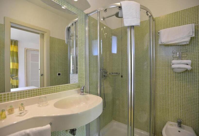 Номер Стандарт Трехместный, Unahotels Club Hotel Ancora