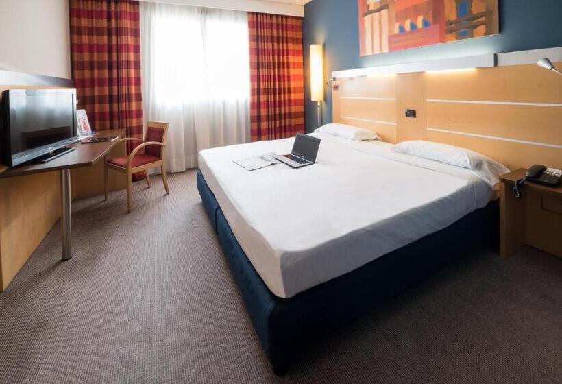 家庭间, Idea Hotel Torino Mirafiori