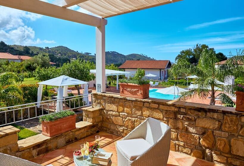 Люкс Вид на Бассейн, Cuore Del Cilento Relais&retreat