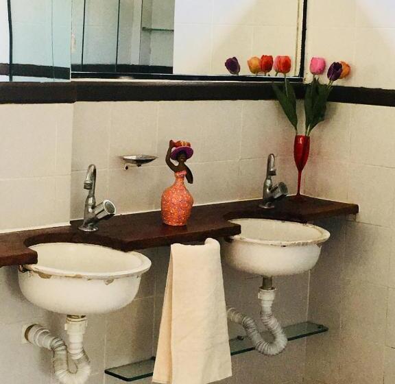 غرفة قياسية مطلّة علي البحر مزوَّدة بشُرفة, Casas Coloniais