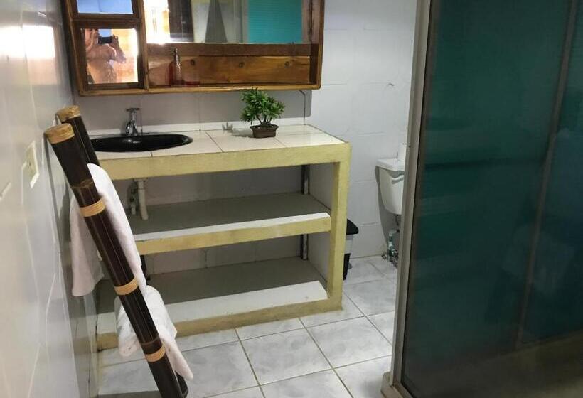 חדר משפחתי, Cabinas Cafe Del Mar