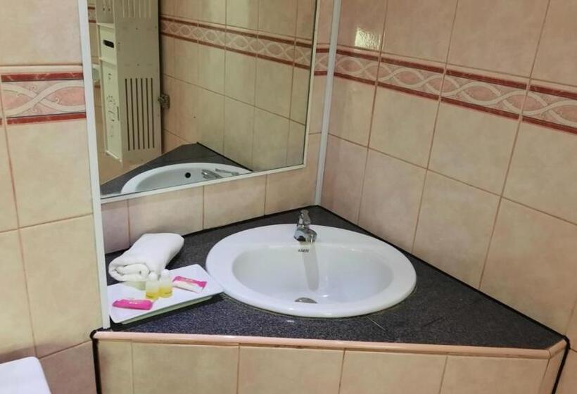 Номер Стандарт, Swiss Food Restaurant And Room For Rent