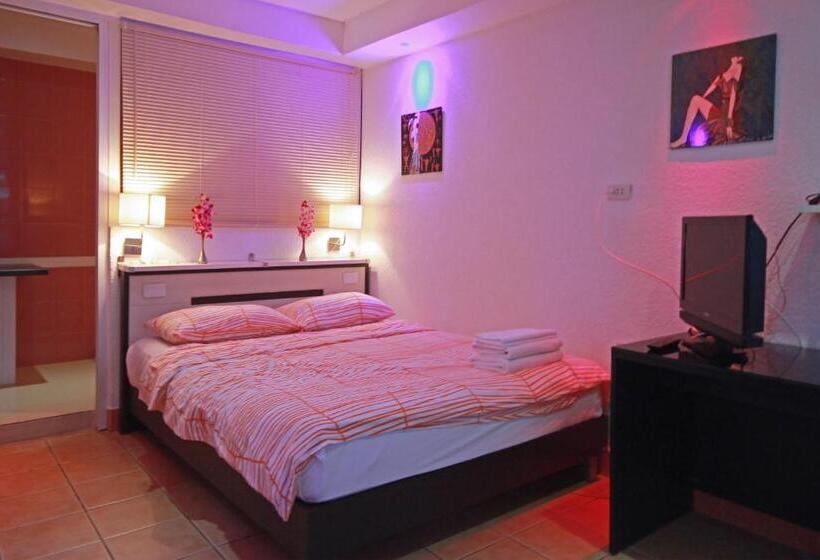 Номер Deluxe, Swiss Food Restaurant And Room For Rent