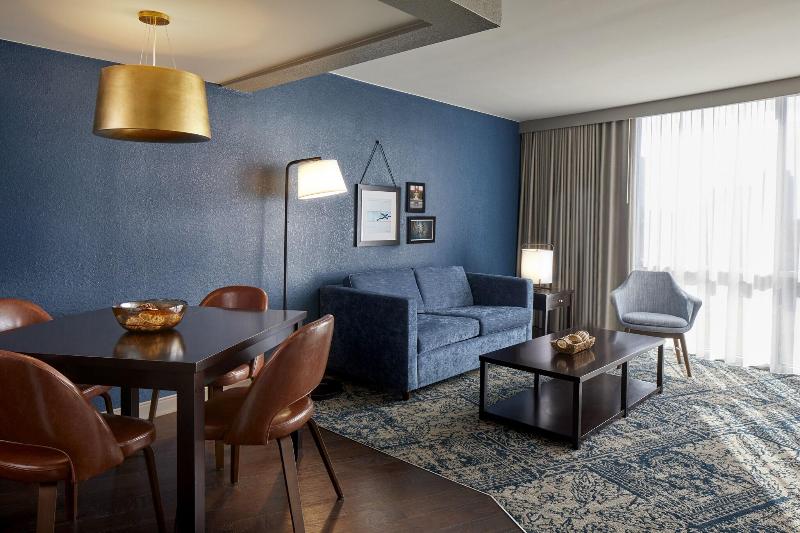 キングサイズベッドのジュニアスイート, Four Points By Sheraton Tallahassee Downtown