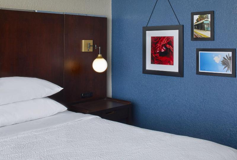 キングサイズベッドのスタンダードルーム, Four Points By Sheraton Tallahassee Downtown