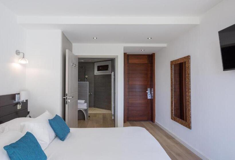 Номер Стандард Боковой Вид на Море с Балконом, Hôtel La Roya
