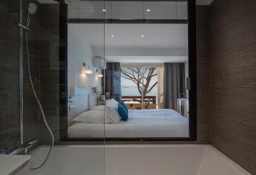 Номер Стандарт Вид на Море с Балконом, Hôtel La Roya