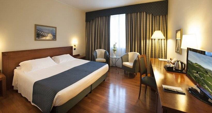 Номер Стандарт Трехместный, Phi Hotel Cavalieri