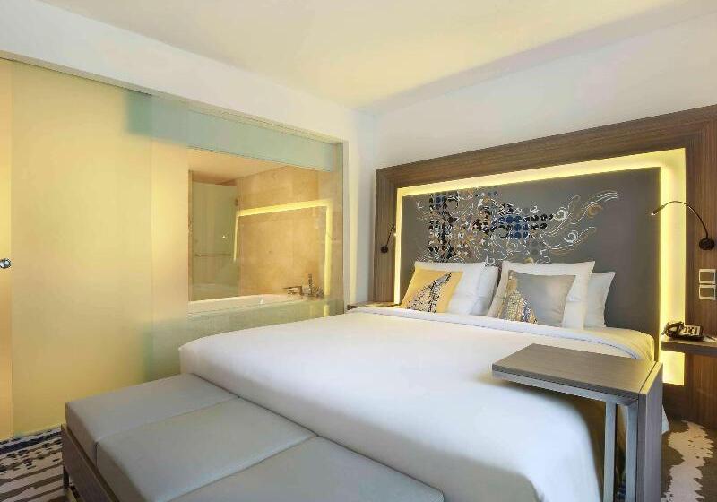 חדר סטנדרט עם מיטת קינג, Clarion Inn & Suites Atlanta Downtown
