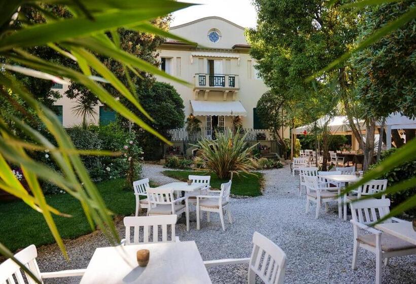 اتاق استاندارد چهار تخته, Club I Pini   Residenza D Epoca In Versilia