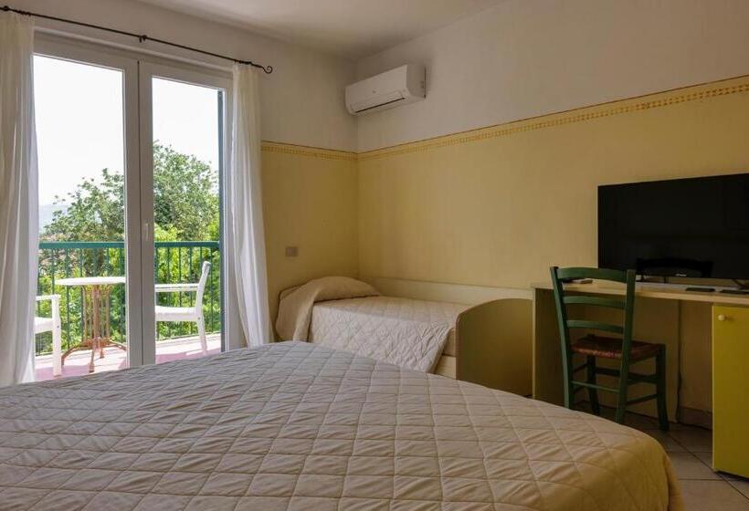 اتاق استاندارد چهار تخته, Club I Pini   Residenza D Epoca In Versilia