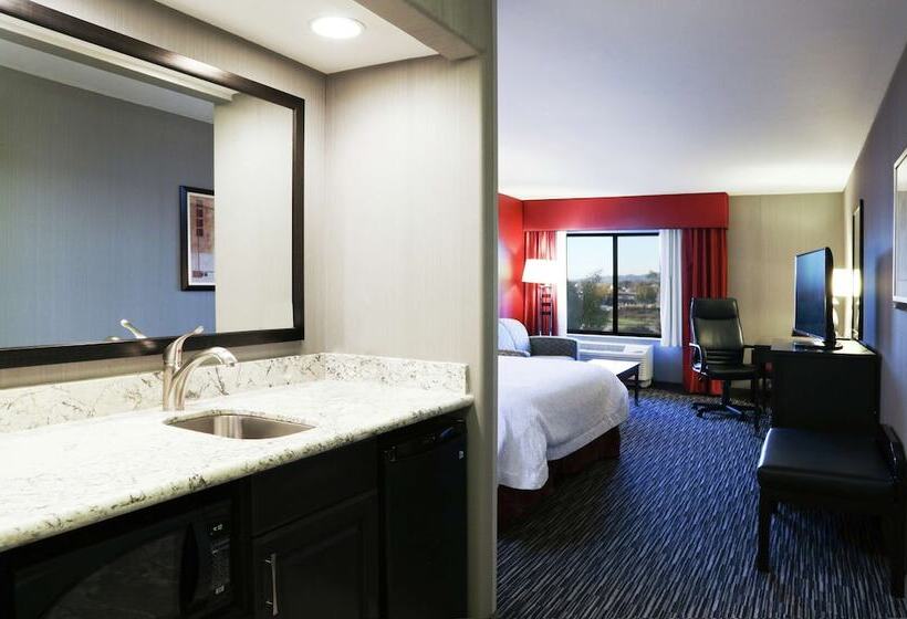 스탠다드 스튜디오, Hampton Inn & Suites Temecula