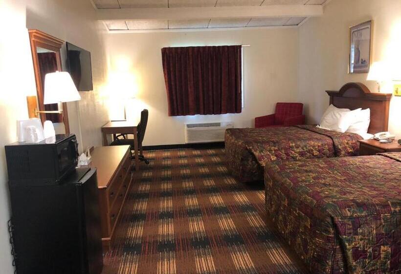 Номер Стандарт 2 Двуспальные Кровати, Red Carpet Inn Syracuse Airport