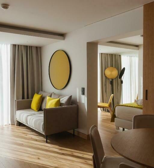 Suite Executiva, Lumen Hotel & The Lisbon Light Show