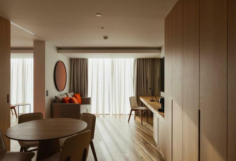 Suite Executiva, Lumen Hotel & The Lisbon Light Show