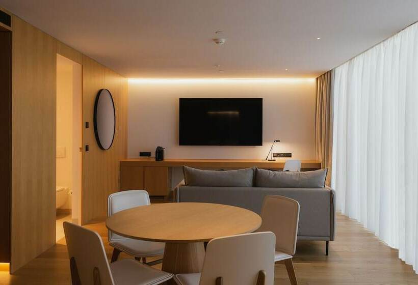 Suite Executiva, Lumen Hotel & The Lisbon Light Show