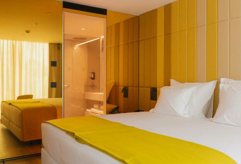 Suite Familiar, Lumen Hotel & The Lisbon Light Show