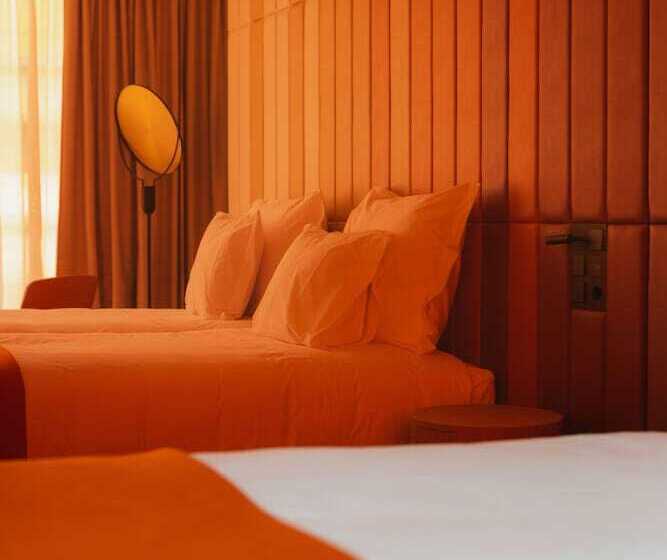 Quarto standart comunicado, Lumen Hotel & The Lisbon Light Show