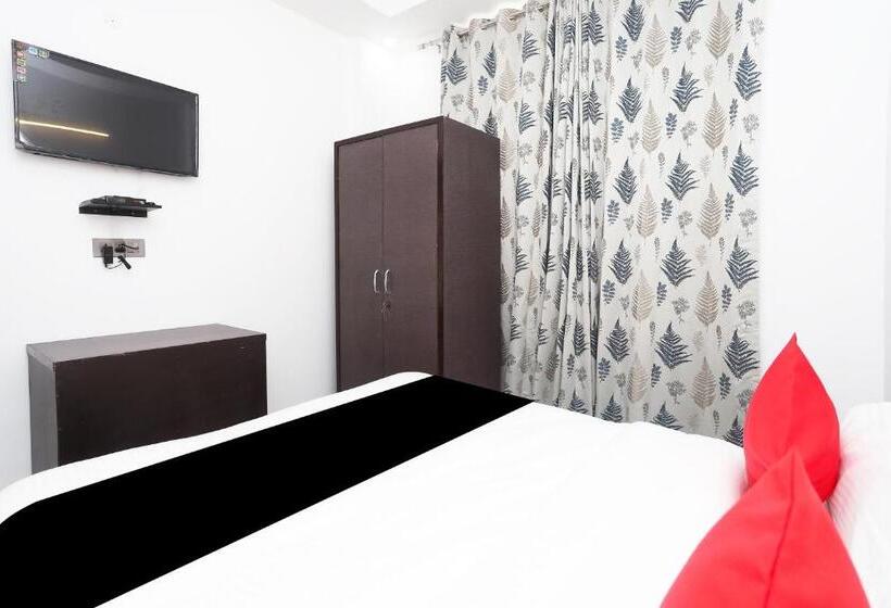 Трехместный Номер Классика, Capital O Peaceful Stays Near Iskcon Temple Noida