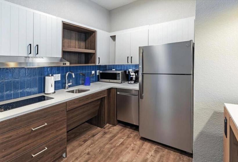 Люкс Кровать Кинг, Staybridge Suites Waco South   Woodway, An Ihg