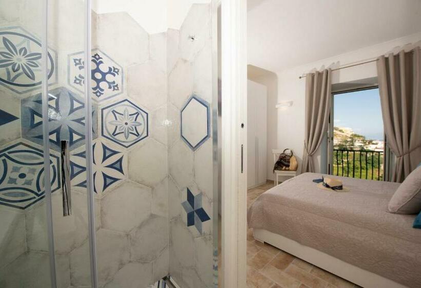 Номер Deluxe Вид на Море с Балконом, Amalfi Casamia B&b