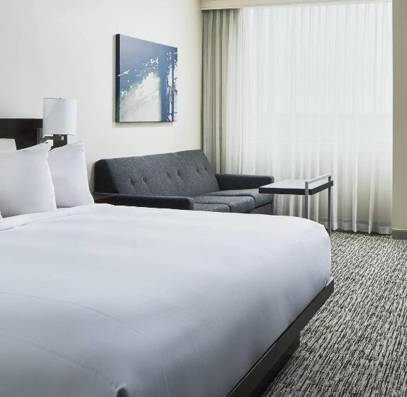 Номер Стандарт Кровать Кинг Адаптированный для Инвалидов, Austin Marriott North