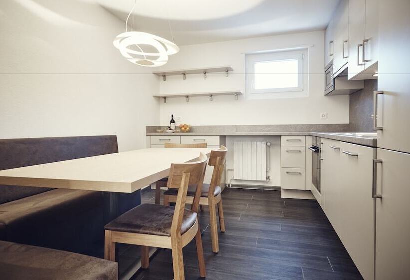 Апартаменты 3 Спальни, Private Holiday Homes By Solaria