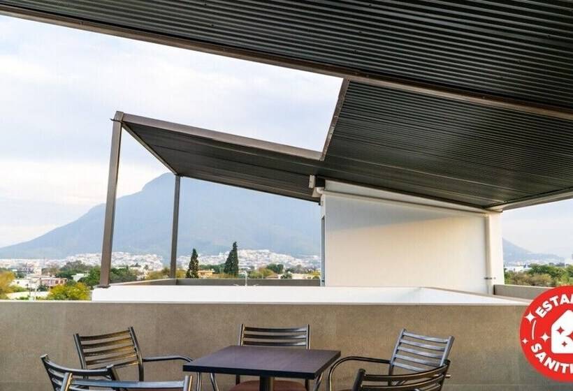 غرفة ديلوكس, Econosuites Fundidora