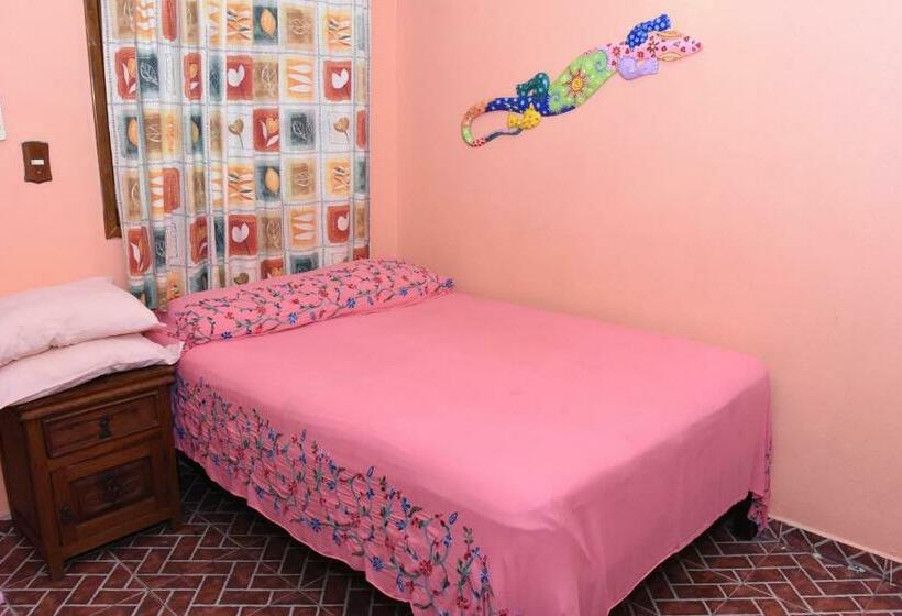 Standardrum, Cancun Guest House 1