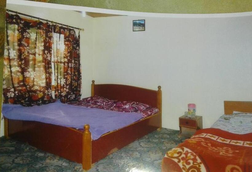 家庭间, Alamdar Guest House