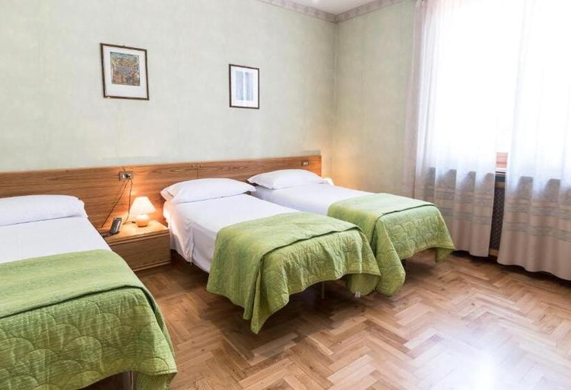 스탠다드 트리플 룸, Camere R 75
