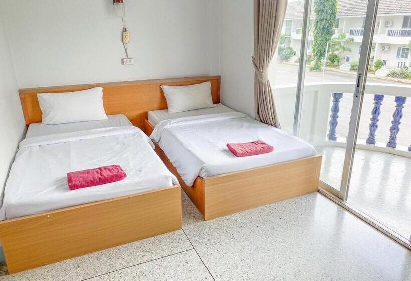 Номер Стандарт с Балконом, Bangsaphan Resort