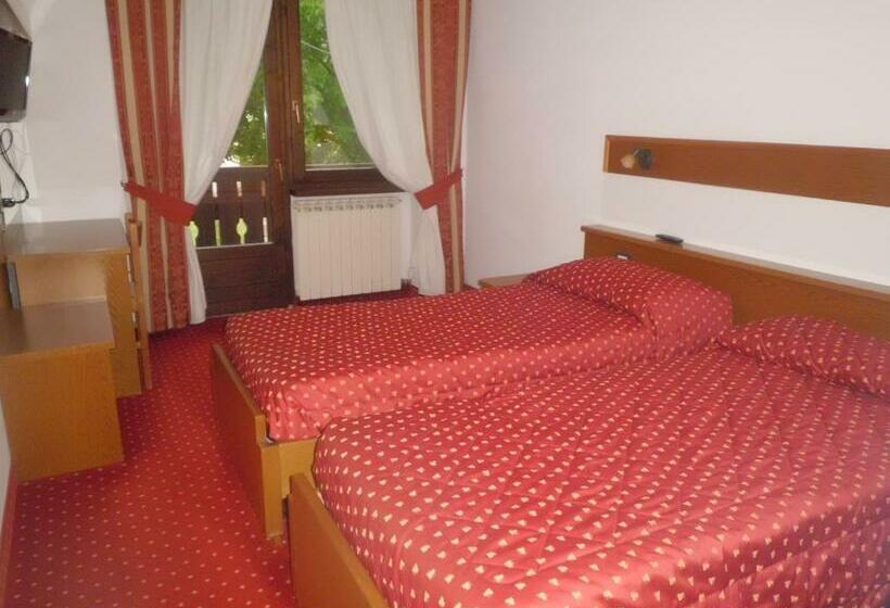 اتاق استاندارد سه نفره, Albergo Garni Martina