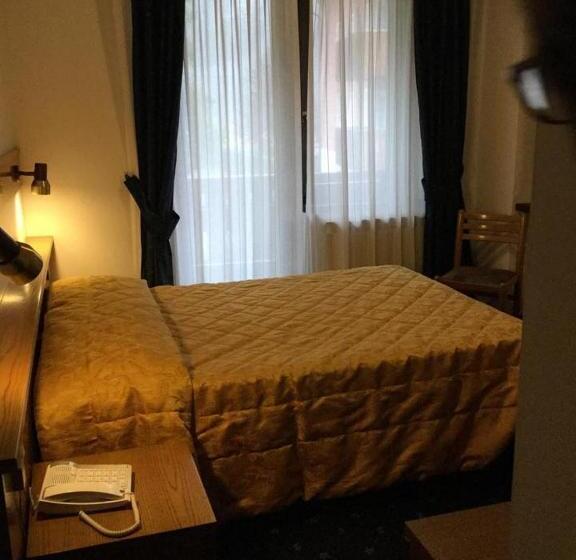 اتاق استاندارد یک نفره, Albergo Garni Martina