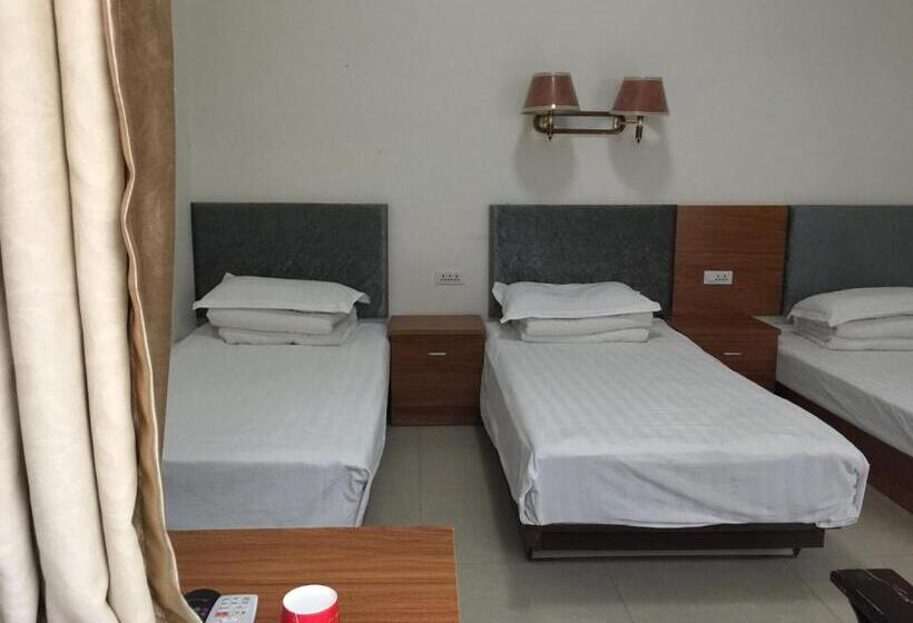 Номер Стандарт Трехместный, Huashan International Youth Hostel