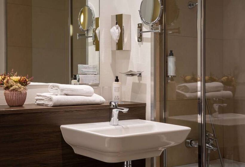 Семейный Номер, Best Western Royal Hotel Caen