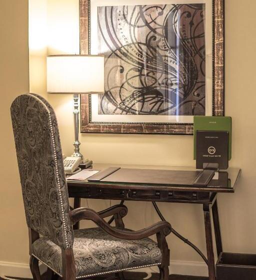 اتاق سوپریور با تخت بزرگ, Green Valley Ranch Resort Spa Casino