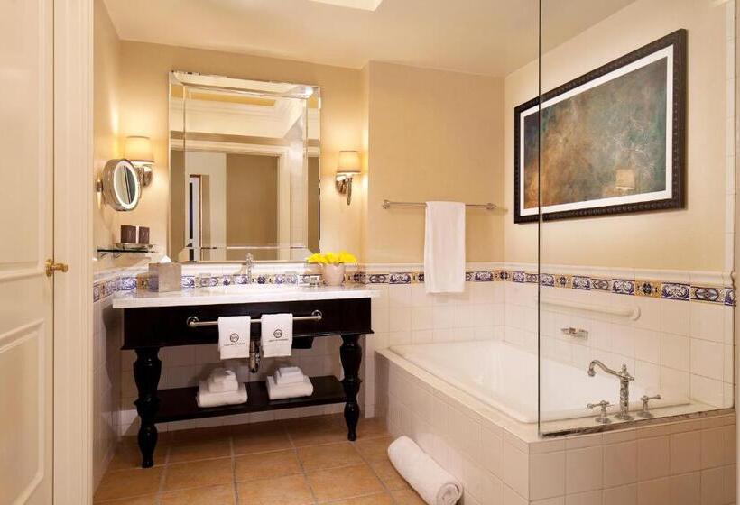 اتاق لوکس با بالکن, Green Valley Ranch Resort Spa Casino