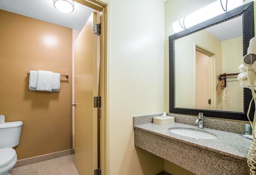Номер Стандарт 2 Двуспальные Кровати, Quality Inn Loudon Concord