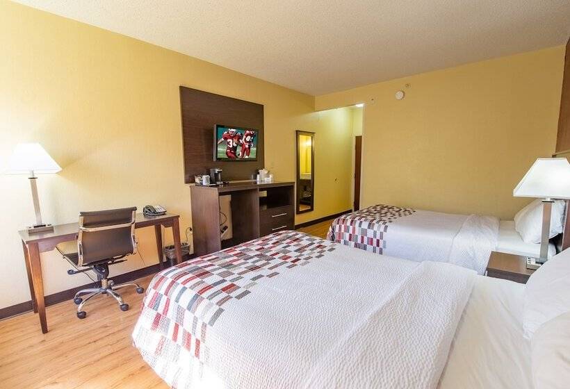Номер Deluxe, Red Roof Inn & Suites Indianapolis Airport