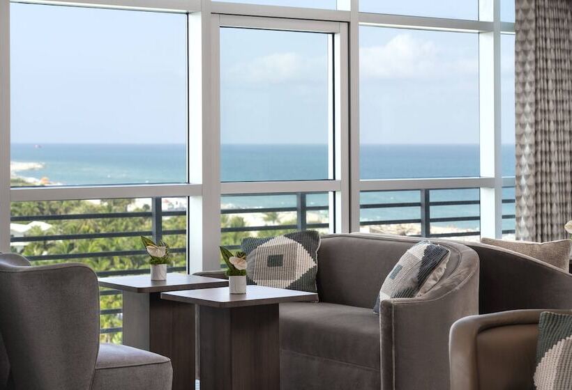חדר קלאב עם נוף לים, The Ritzcarlton, South Beach