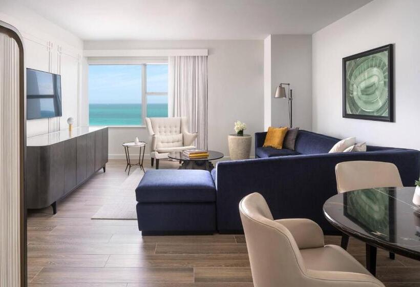 סוויטת קלאב עם נוף לים, The Ritzcarlton, South Beach
