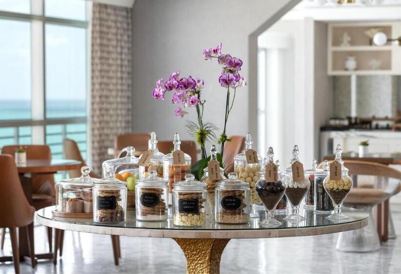 חדר סטנדרט מותאם לאדם עם מוגבלויות, The Ritzcarlton, South Beach