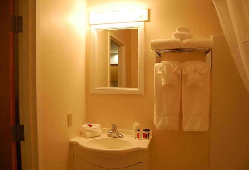 Люкс Deluxe 2 Спальни, Microtel Inn & Suites By Wyndham Plattsburgh